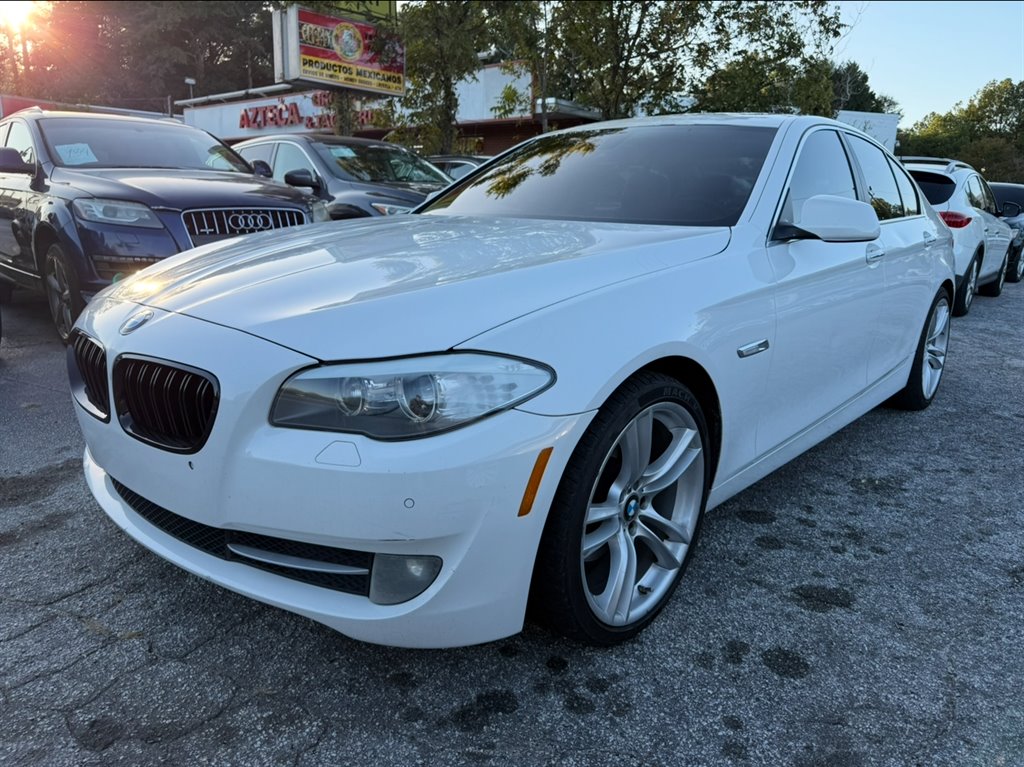 2013 BMW 5 Series 528i's photo